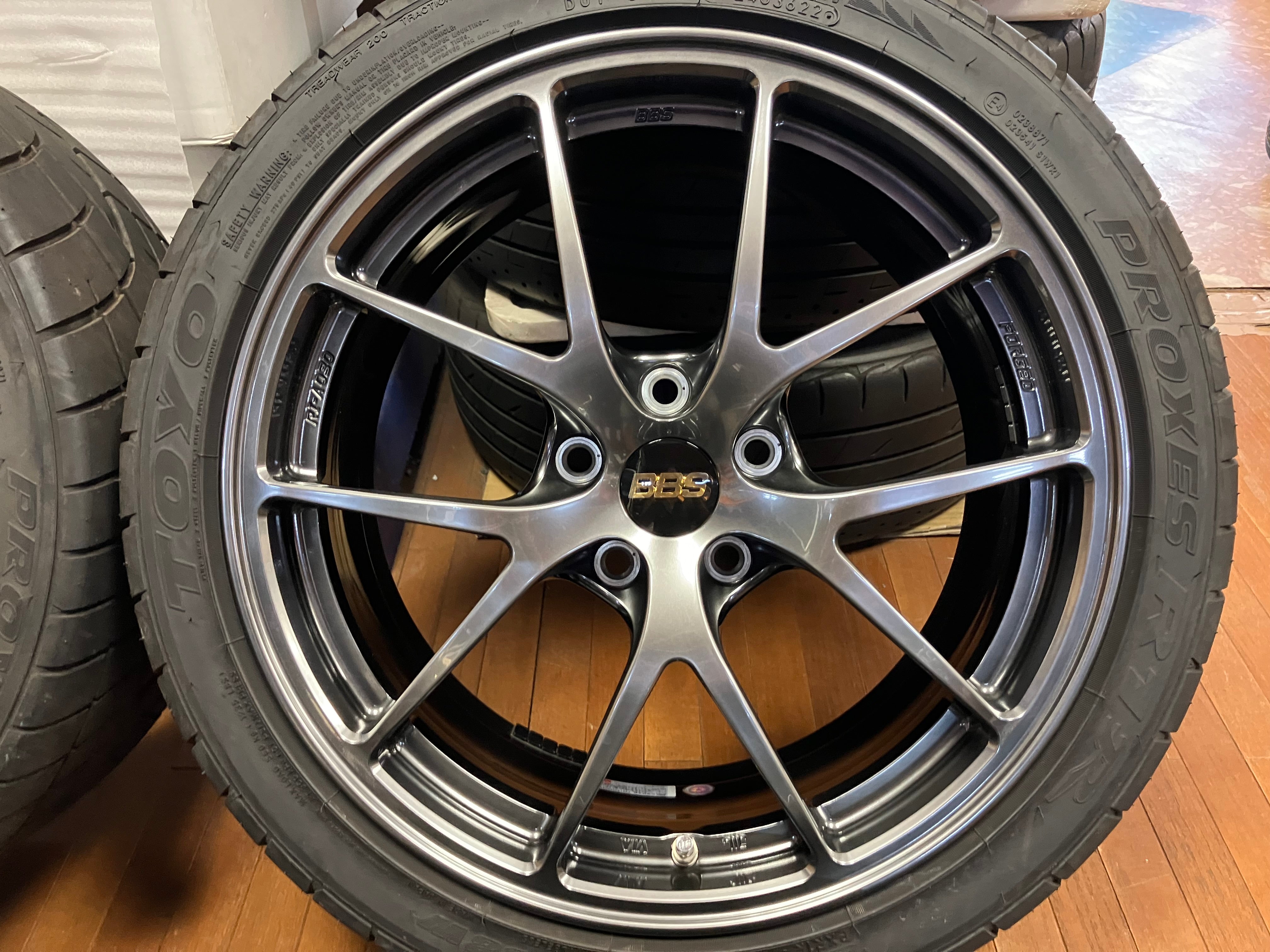 ◇鍛造品◇BBS RI-A RI-A030◇18インチ PCD112 5H 8J+48◇TOYOプロクセスR1R◇VW ゴルフR ゴルフ8 –  ハマガレネットストア