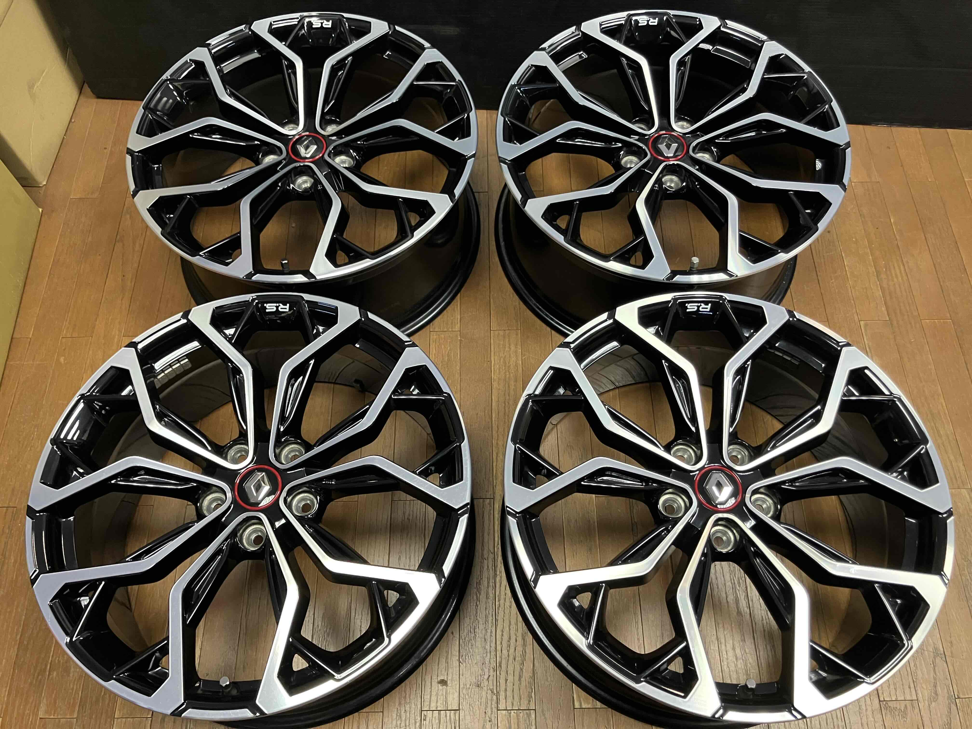 ◇ルノー メガーヌ RS 純正 19インチ◇8.5J+54 5H114.3◇ホイールのみ4