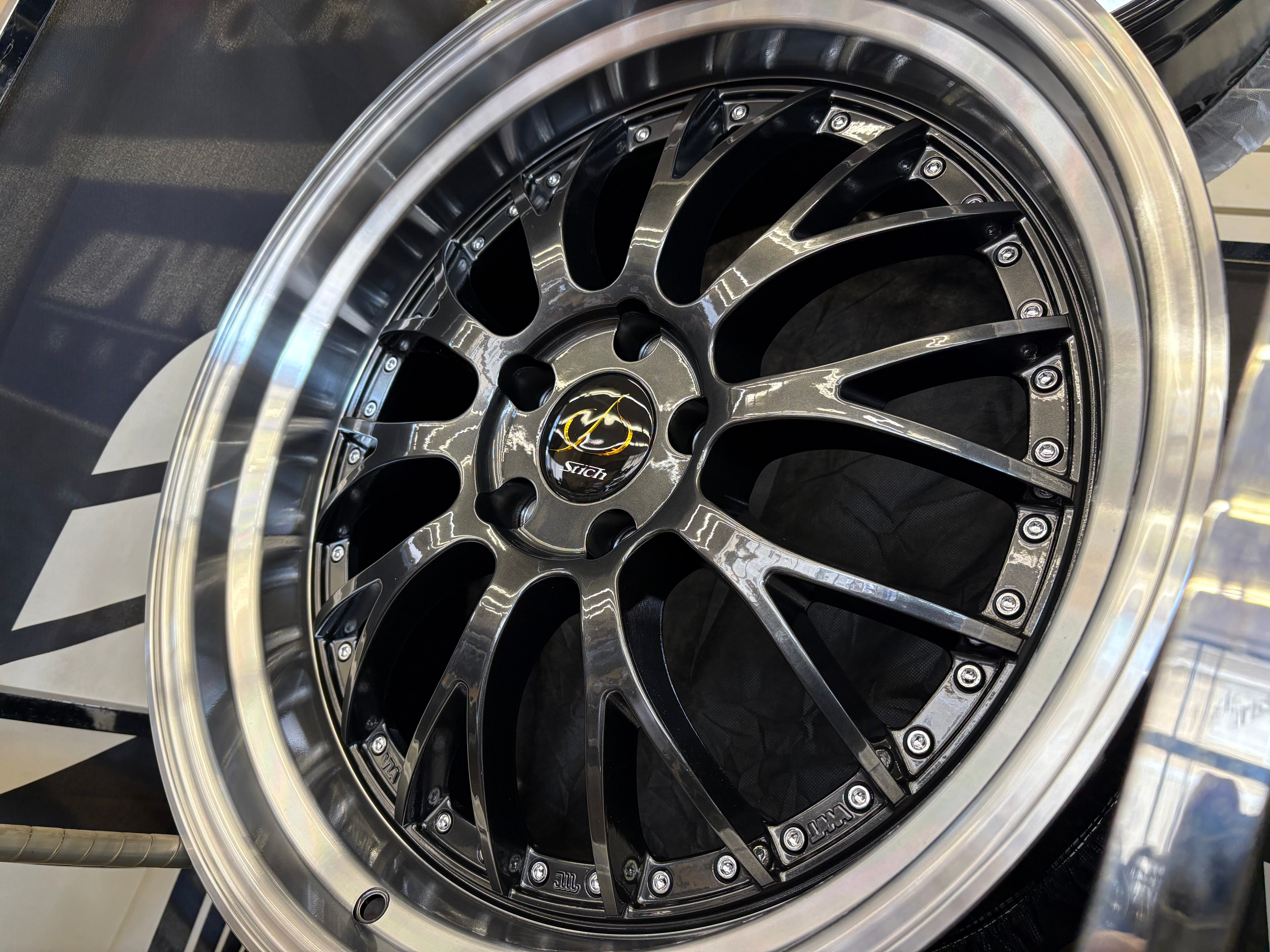 シュティヒアルミホイール 19インチ 5穴 114.3 7J/8J シュティッヒ メッシュ NR HGM/リムP
