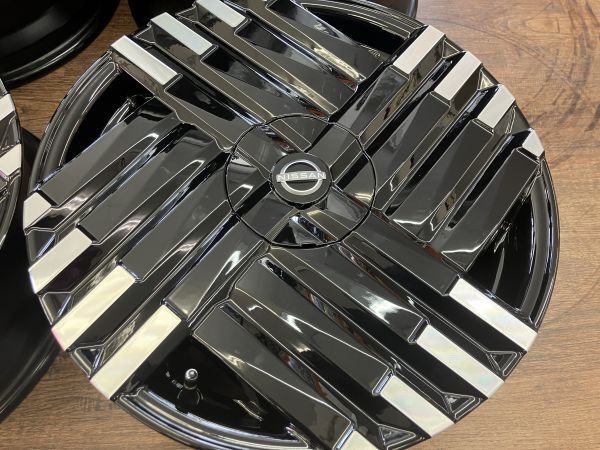 1 ν§ 新車外し!! 日産 E13 ノートオーラ 後期 純正 17インチ 6.5J+40