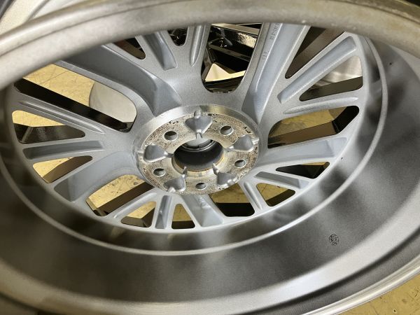 1 ν§ 状態良好!! 三菱 アウトランダーPHEV (GN0W) 純正 20インチ 8J+35