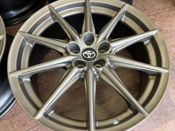 1 ν§ 再塗装 仕上げ済み!! トヨタ GR86 ZN8 純正 18インチ 7.5J+48 100