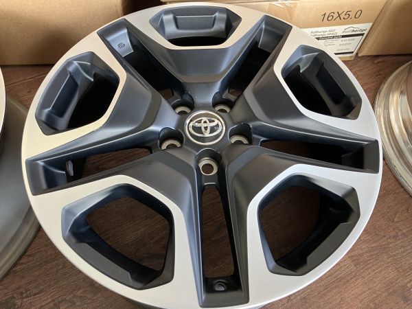 1 ν§ 状態良好!! トヨタ RAV4 アドベンチャー 純正 19インチ 7.5J+40
