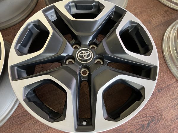 1 ν§ 状態良好!! トヨタ RAV4 アドベンチャー 純正 19インチ 7.5J+40